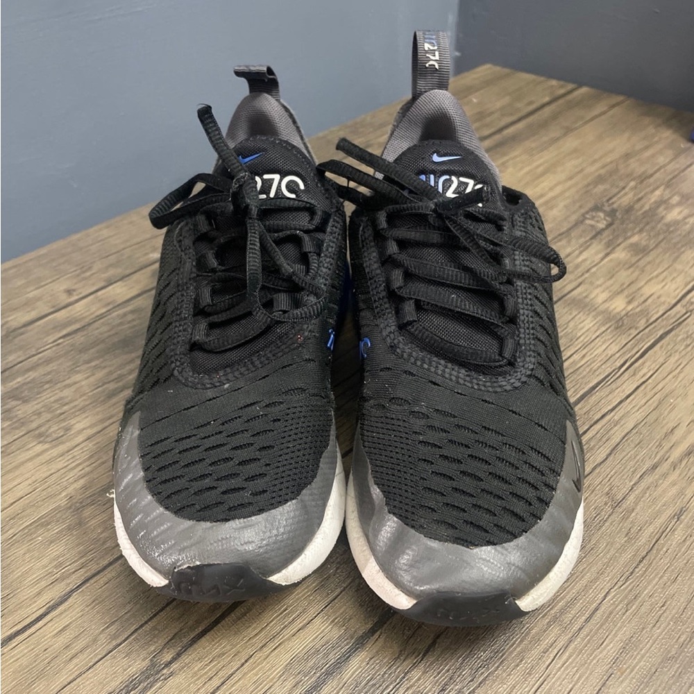 Nike 270s
